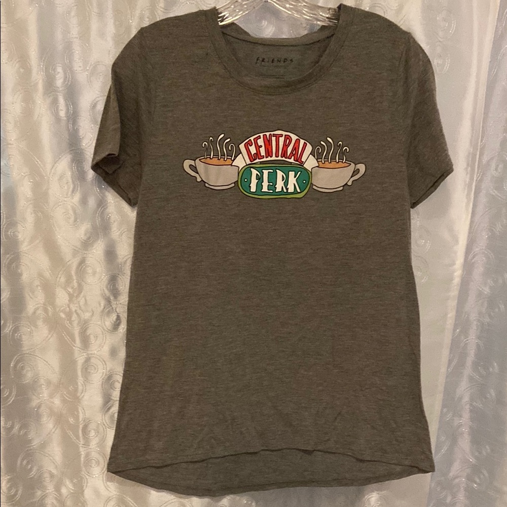 Friends Gray Central Perk T-Shirt Women’s Size Large 🔥 YB5